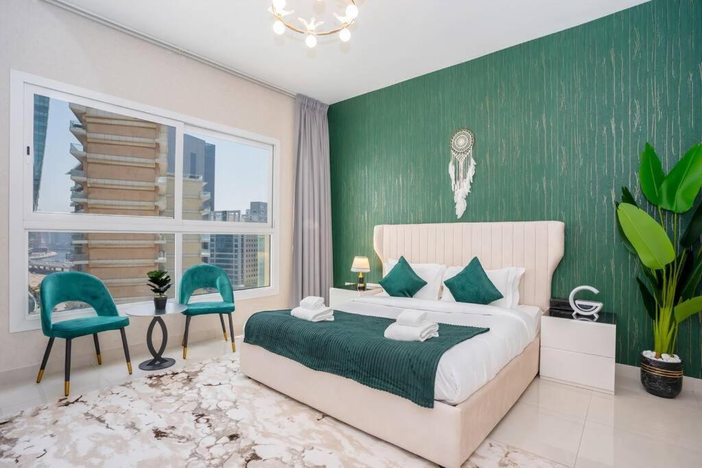 Specious Pool View One Bed Dubaï